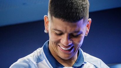 Racing presentó a Marcos Rojo: así será su camiseta para evitar el apellido