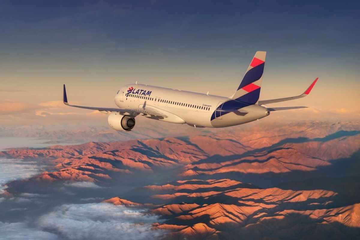 La competencia puede resultar abrumadora cuando Latam Airlines pueda ejecutar su recorte de costes anuales en US$ 1.000 millones. La competencia puede resultar abrumadora cuando Latam Airlines pueda ejecutar su recorte de costes anuales en US$ 1.000 millones.