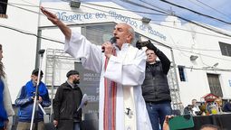 Polémica misa de los curas villeros en Barracas por declaraciones de Milei sobre el Papa Francisco (Foto: @PastoralVillera)