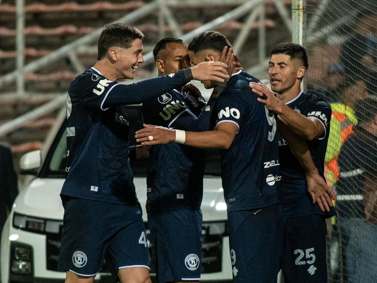 Independiente Rivadavia, imbatible