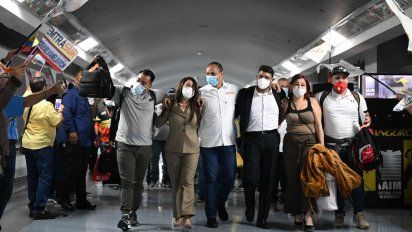 Llegaron a Venezuela 12 tripulantes del avión sospechoso