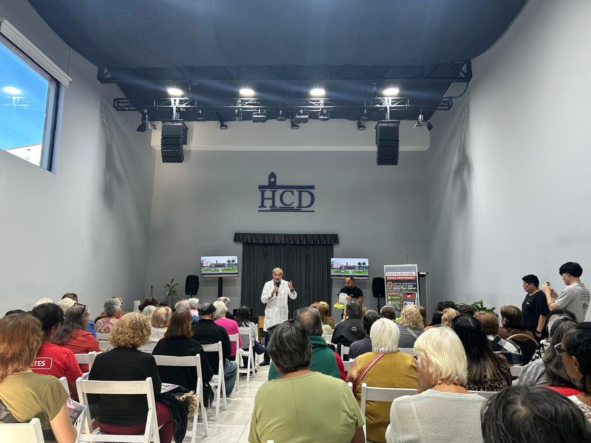 El doctor Ernesto Girola brindó una charla sobre prácticas saludables, prevención y deporte para el adulto mayor. (Foto Municipio de Tigre)