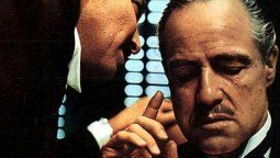 altText(Don Corleone en el Frente para la Victoria)}