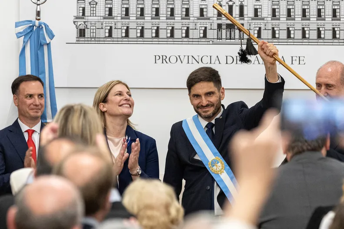 Siete meses en el poder con irregularidades y objetivos inconclusos. Siete meses en el poder con irregularidades y objetivos inconclusos. 