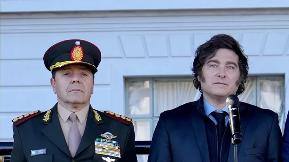 Teniente General Carlos Presti y Presidente Javier Milei Teniente General Carlos Presti y Presidente Javier Milei