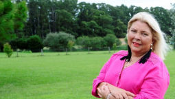 altText(Vuelve Carrió, y quiere meterse en Provincia de Buenos Aires como diputada o gobernadora)}