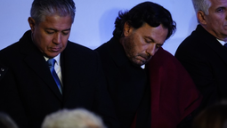El gobernador de Salta se quedó dormido en pleno acto. Foto: Enmanuel Fernández (Clarín).