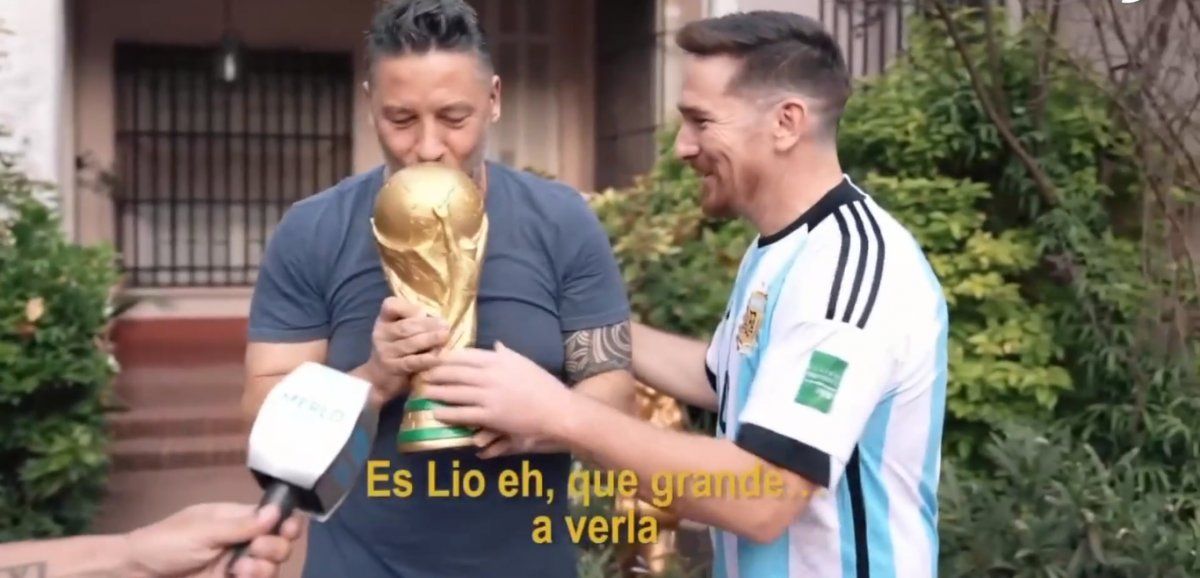 Insólido video de intendente de Merlo en licencia que protagoniza un sketch con clones de Messi y Maradona.