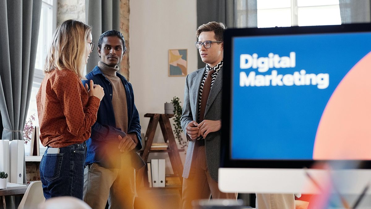 El inbound marketing cambia su manera de comportarse frente al consumidor y ya no avanza en etapas sino en ciclos. El inbound marketing cambia su manera de comportarse frente al consumidor y ya no avanza en etapas sino en ciclos.