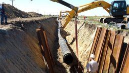 Se trata de la obra que suministrará agua potable a 4.000 habitantes de ambas provincias.