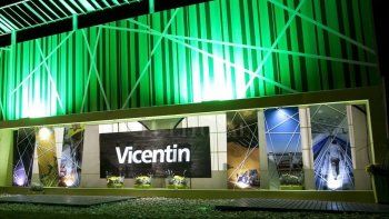 Bunge y Viterra podrían crear una potencia comercial agrícola valorada en más de US$ 30.000 millones. Bunge y Viterra podrían crear una potencia comercial agrícola valorada en más de US$ 30.000 millones.