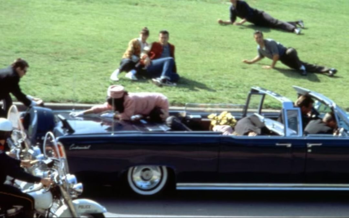 Imagen de archivo del momento exacto en el que le disparan a Kennedy Imagen de archivo del momento exacto en el que le disparan a Kennedy