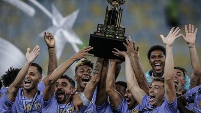 De zapatero a campeón, 65 años gloriosos de IDV