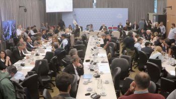 Presupuesto: Con la oposición dividida y la firma de Santilli, LLA consiguió dictamen