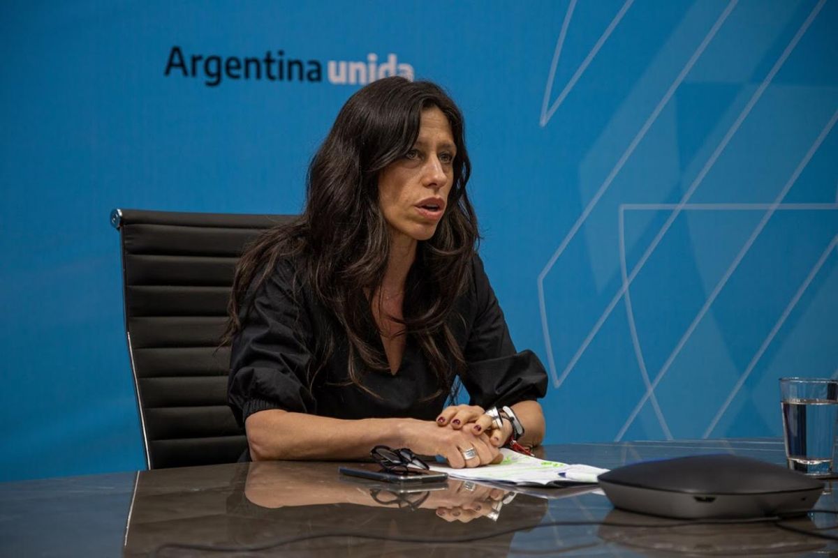 Paula Español, secretaria de Comercio, afirma que lleva un control 'minuto a minuto' de los precios.