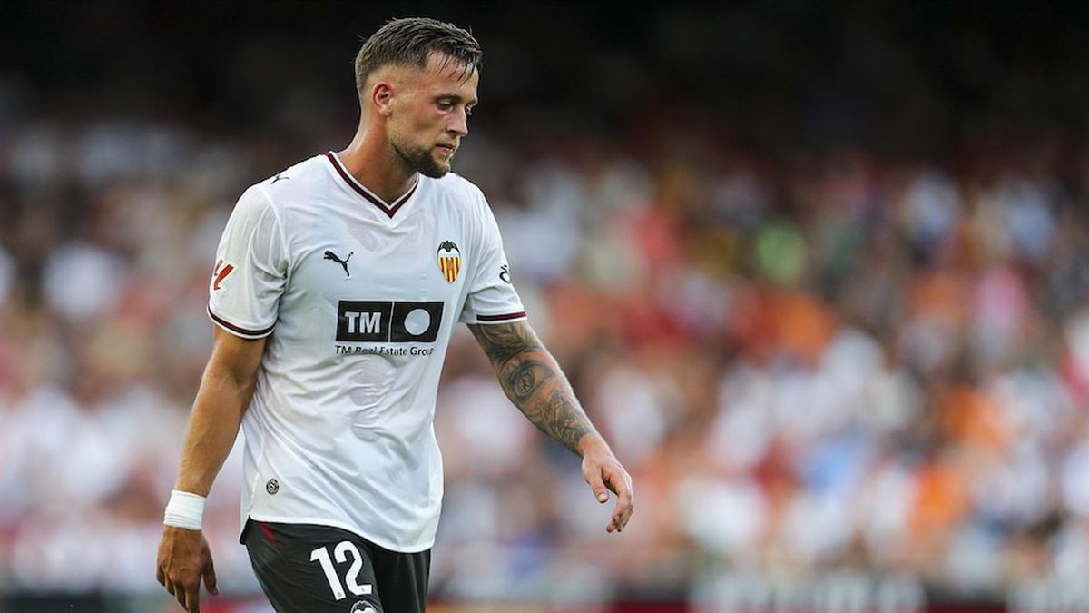 Justin de Haas, defensor del Valencia, con el tobillo lesionado.