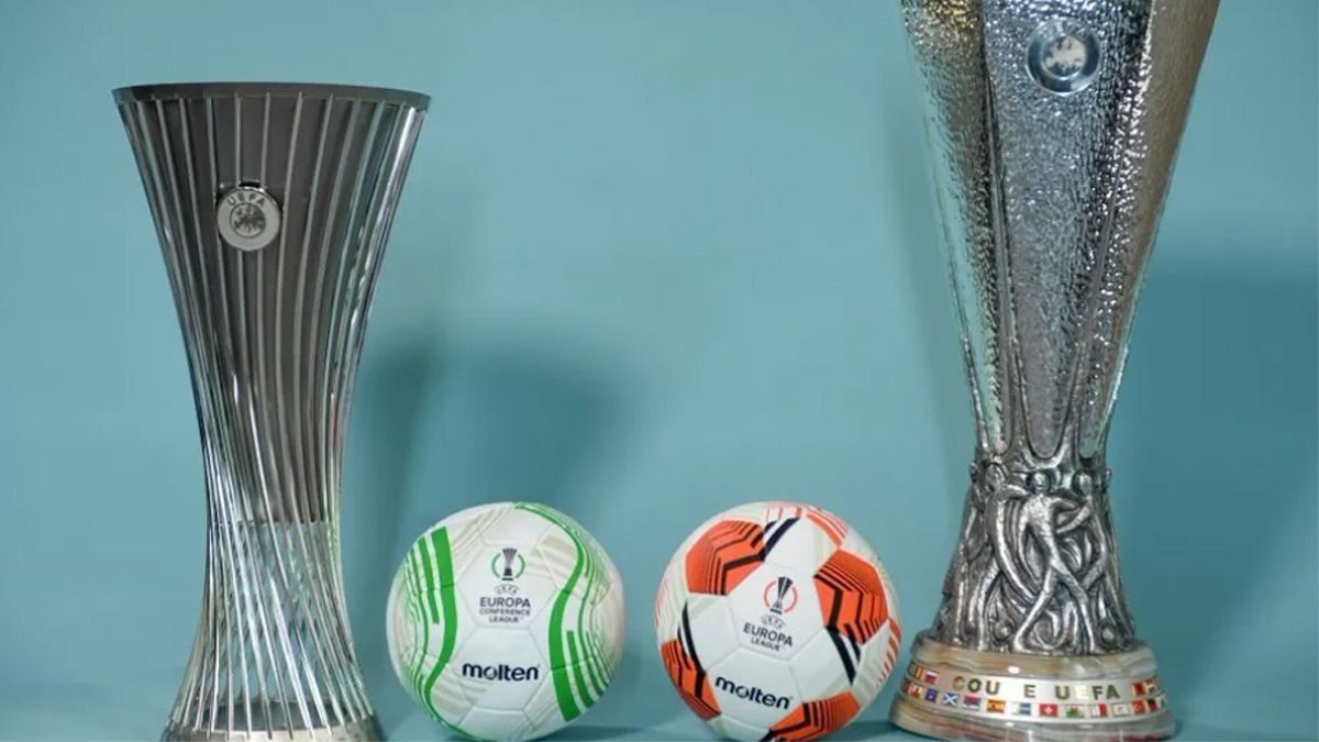 Los trofeos de la Conference League y Europa League.