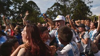 Horacio Rodríguez Larreta festejó junto a más de 20 mil vecinos el triunfo de Argentina en el Mundial. Horacio Rodríguez Larreta festejó junto a más de 20 mil vecinos el triunfo de Argentina en el Mundial.