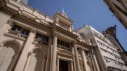 FMI exige acumular dólares con un BCRA que ya se prepara para vender