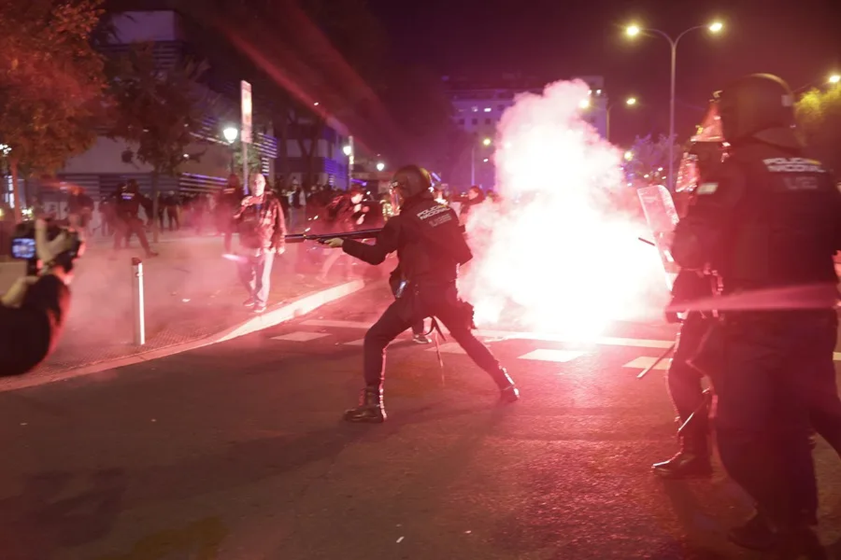 Uno de los momentos de mayor tensi&oacute;n en Madrid (Foto Agencia EFE)