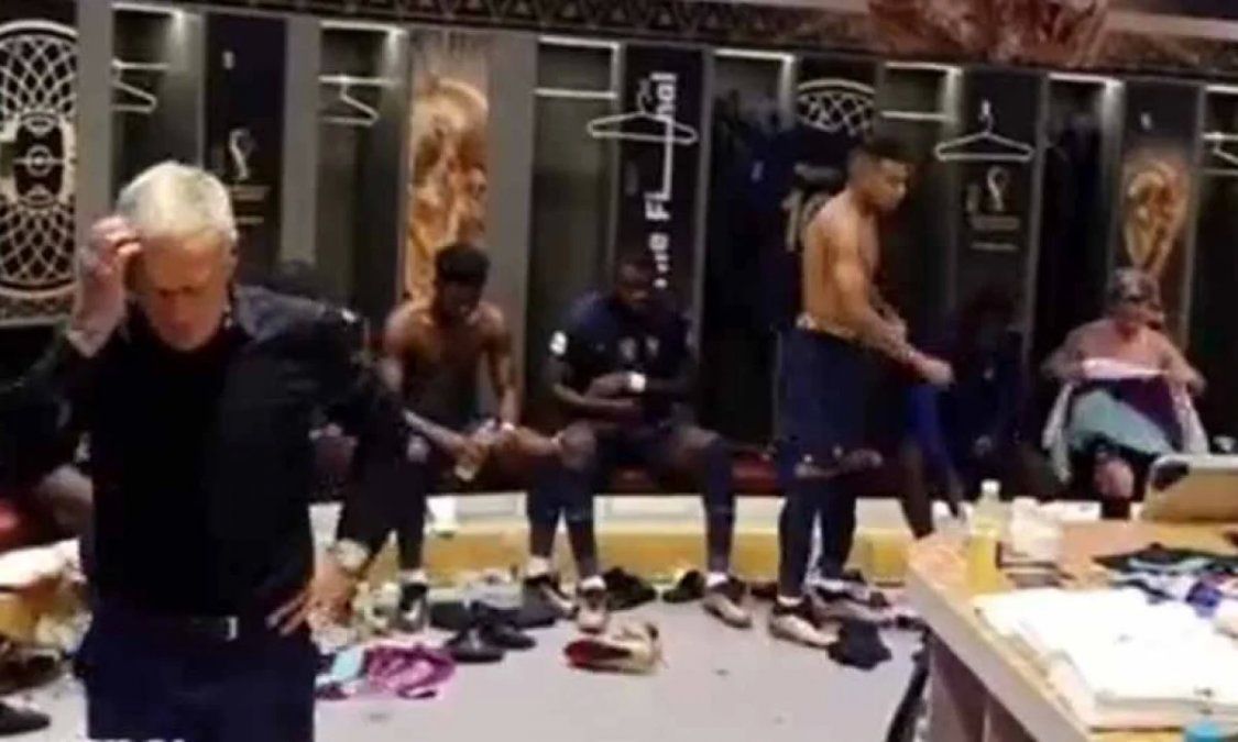 Video: Didier Deschamps y Kylian Mbappé retaron a todo el plantel de Francia, en el entretiempo entre les blues y Argentina.