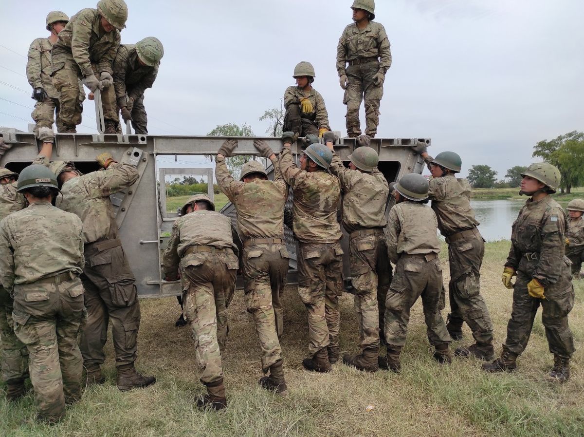 Ejército sin armas, Ejército de pinta.