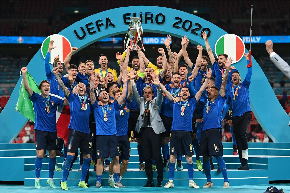 Italia obtuvo la Euro del 2020 pero no va a un Mundial desde 2014, hoy tropezó con Bosnia y por 3º Mundial consecutivo lo ve por TV. Italia obtuvo la Euro del 2020 pero no va a un Mundial desde 2014, hoy tropezó con Bosnia y por 3º Mundial consecutivo lo ve por TV.
