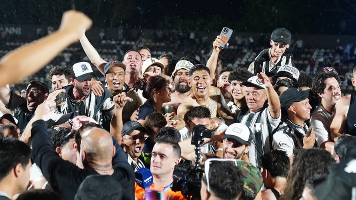 Al igual que Córdoba, Mendoza puede tener tres representantes en la Liga Profesional de Fútbol. Al igual que Córdoba, Mendoza puede tener tres representantes en la Liga Profesional de Fútbol.