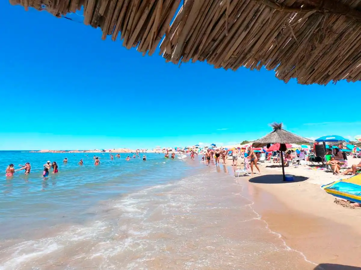 Piedras Coloradas es una gran opción de playa en Argentina. Piedras Coloradas es una gran opción de playa en Argentina.