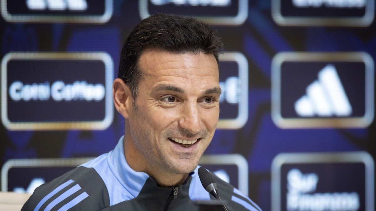 Lionel Scaloni, entrenador de la Selección Argentina, recibió un ultimátum de un futbolista que se iría a la Selección de Italia. Lionel Scaloni, entrenador de la Selección Argentina, recibió un ultimátum de un futbolista que se iría a la Selección de Italia.