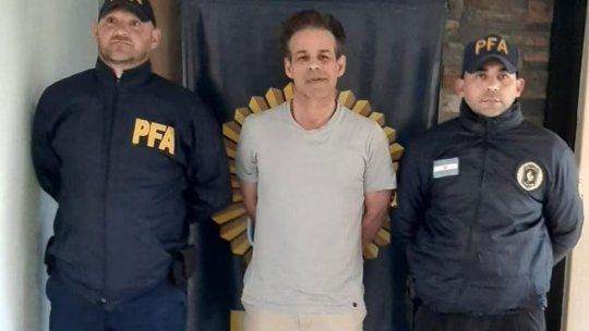 Fred Machado custodiado por la Policía Federal luego de que el Gobierno anunciará que inició el proceso para su extradición a USA.  Fred Machado custodiado por la Policía Federal luego de que el Gobierno anunciará que inició el proceso para su extradición a USA.