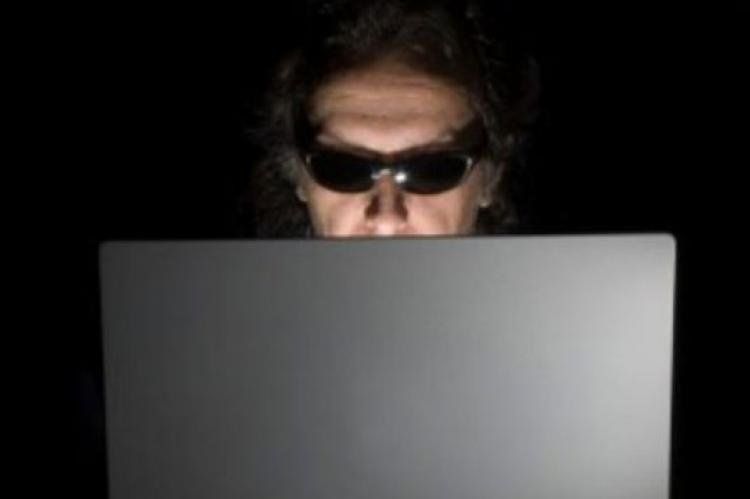 Los médicos y científicos mantienen que sus actividades fueron legales pero que la vigilancia de la FDA violó su derecho constitucional a la privacidad y tuvo un efecto negativo en las actividades de revelación de información. La supuesta vigilancia duró