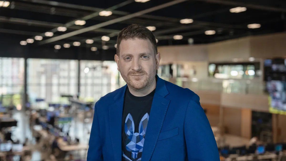 ¿Habrá cambio de nombre para el ciclo de Jonatan Viale?