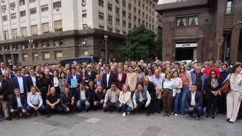 Intendentes inician presión sobre Luis Caputo (Axel Kicillof enciende motores)