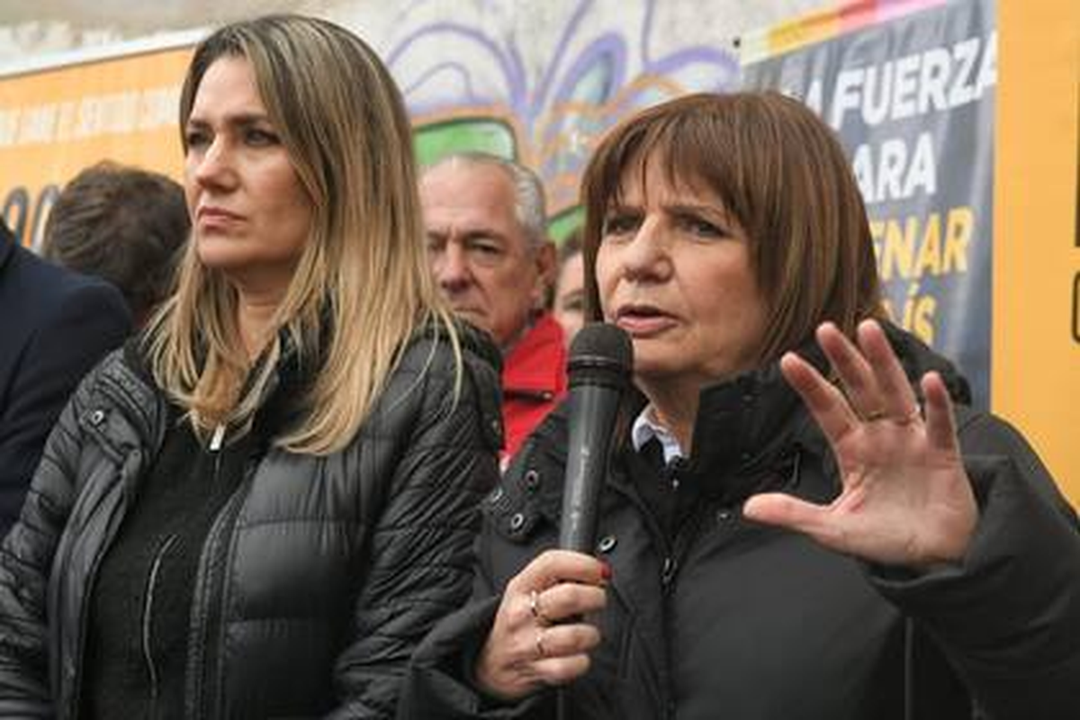 Losada, aliada a Bullrich, llamó a todos los ciudadanos a votar para que el país cambie. Losada, aliada a Bullrich, llamó a todos los ciudadanos a votar para que el país cambie.
