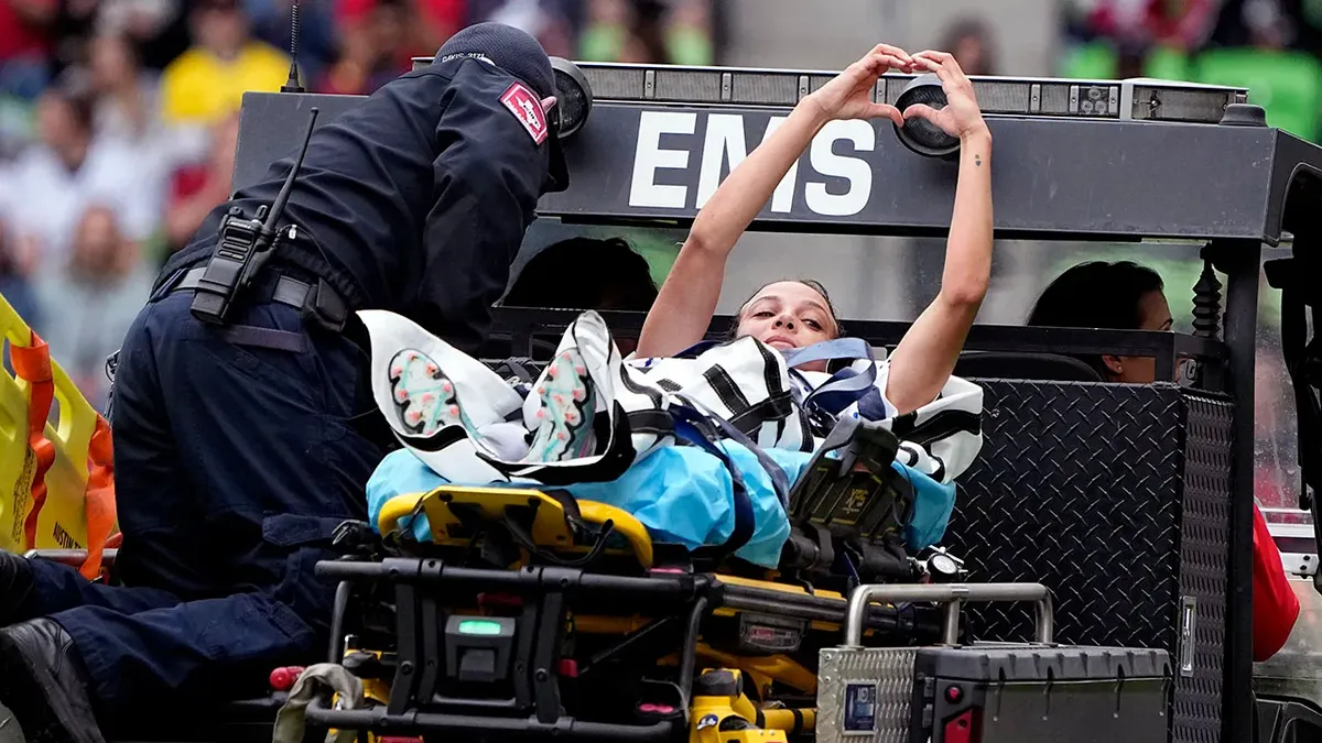 Mallory Swanson se despide por 6 meses del fútbol profesional.