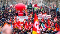 altText(Francia paró ante la reforma jubilatoria de Macron)}