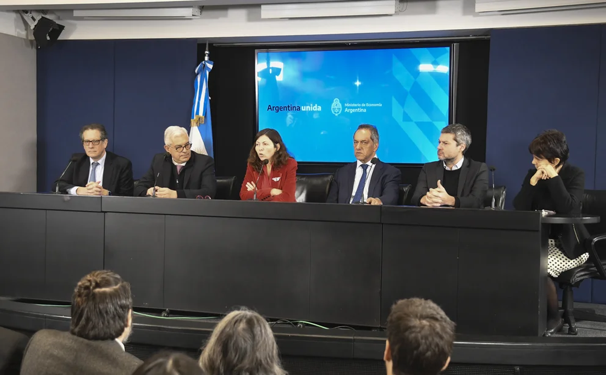Silvina Batakis en la conferencia de prensa en la que presentó el plan de ajuste del que Cristina Kirchner aún no habló. 
