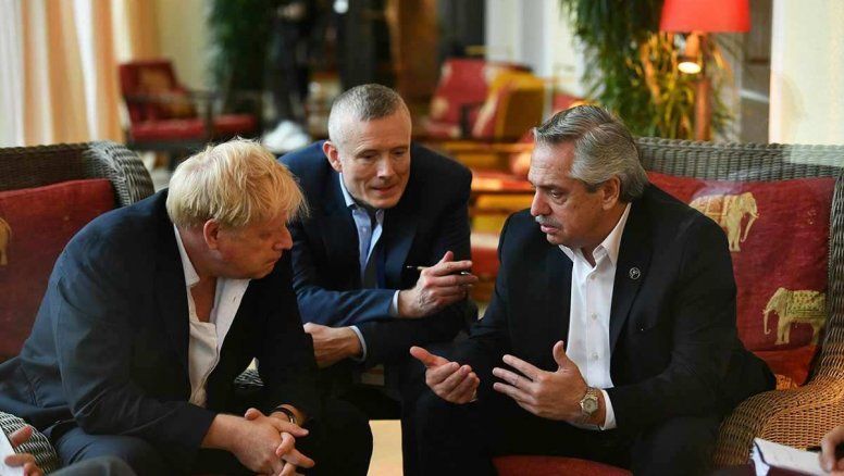 Boris Johnson comparó a las Malvinas con Ucrania y le llovieron críticas