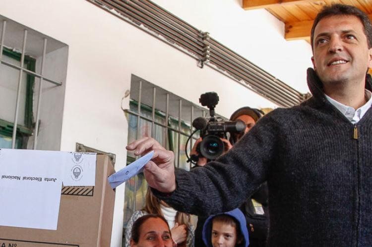 Massa, al emitir su voto. (Foto_ NA)