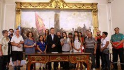 altText(22F caliente: Macri homenajea a los muertos del TBA)}