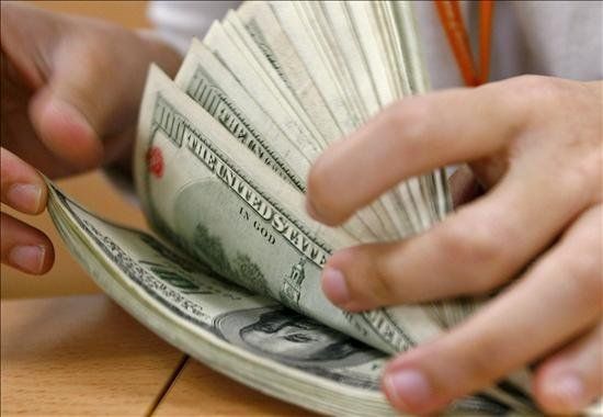 El dólar paralelo amplía su brecha con el oficial.