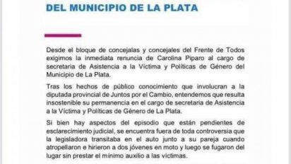 Piden la renuncia de Píparo y detener a su marido: ‘Se fugó sin auxiliar a las víctimas’
