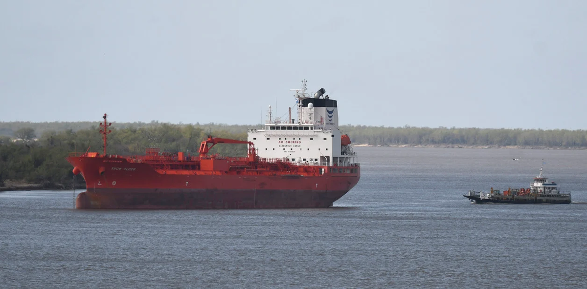 Las navieras afirman que la situación tendría un impacto tanto en el abastecimiento de las estaciones de servicios como en el parque de generación...