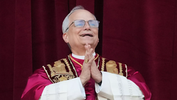altText(León XIV y el simbolismo tras el nombre papal: ¿Qué significa realmente cambiarlo?)}