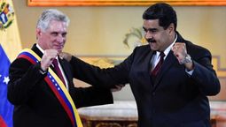 Maduro (der) y Díaz-Canel (izq): Presidente de Venezuela y presidente de Cuba. /Foto:AFP