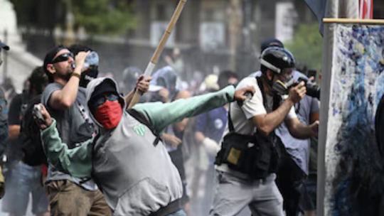 Imágenes de los incidentes: cómo comenzaron, quién los inició, la reacción de la policía