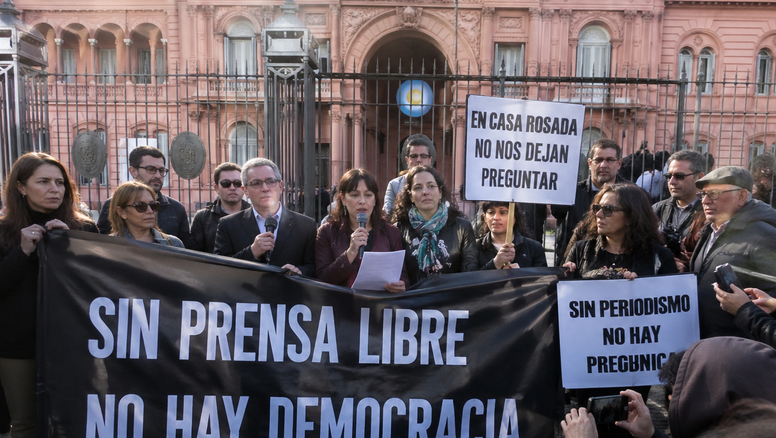 La prensa en alerta ante la avanzada del Gobierno en Casa Rosada