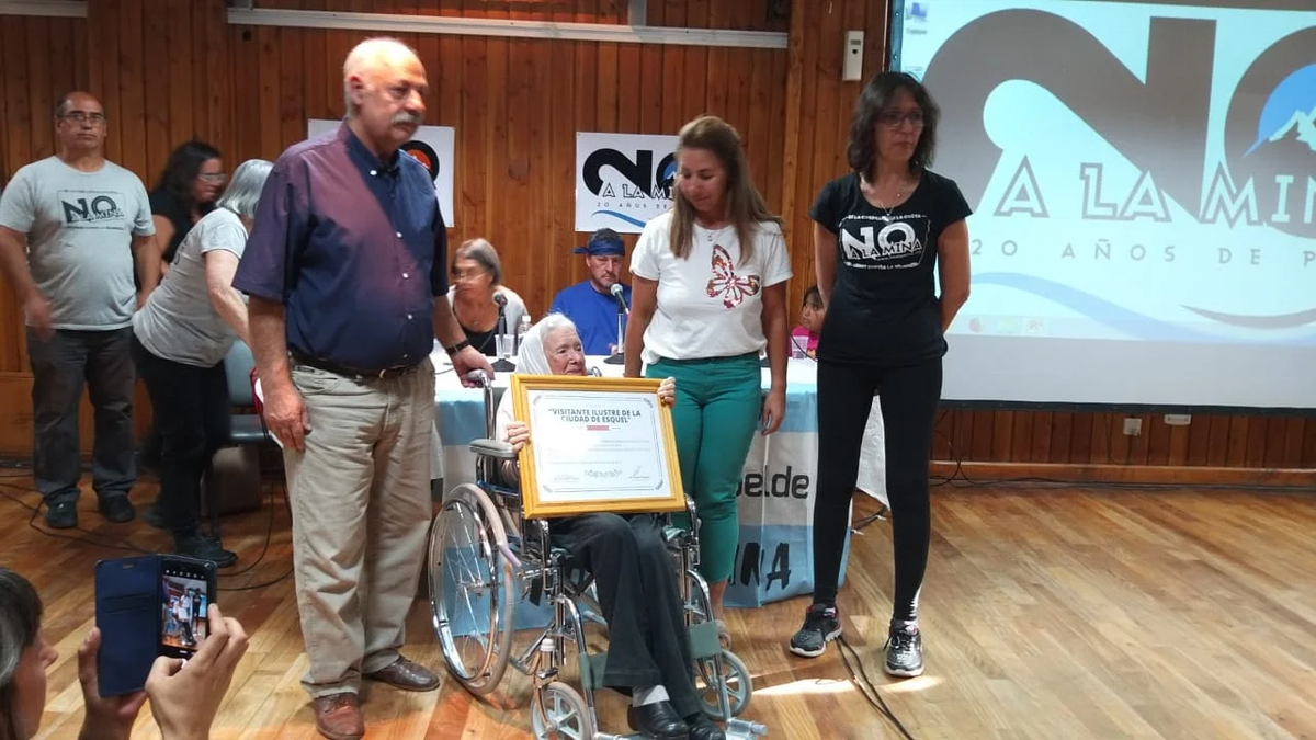 Nora Cortiñas fue declarada "visitante ilustre de la ciudad de Esquel".
