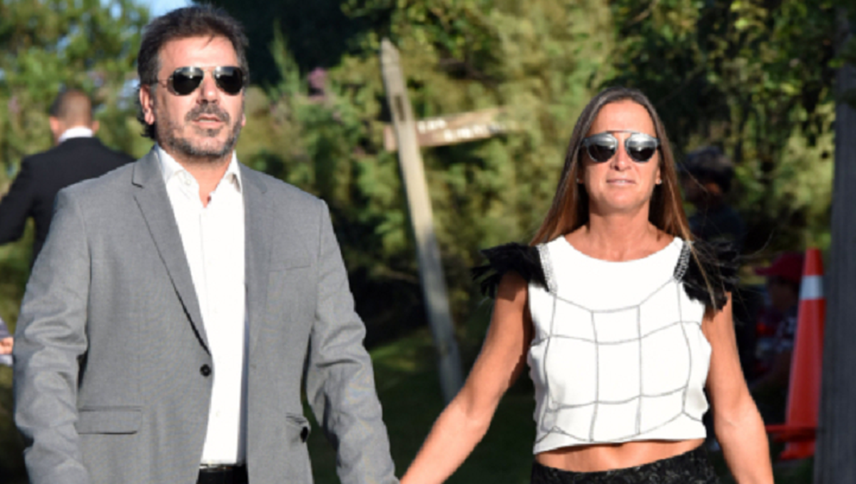 En febrero de 2020, El Disenso publicó una investigación de Mariana Escalada & Agustín Ronconi: "Con la vaca atada! Una changuita extra para la esposa de Ritondo". En febrero de 2020, El Disenso publicó una investigación de Mariana Escalada & Agustín Ronconi: "Con la vaca atada! Una changuita extra para la esposa de Ritondo".